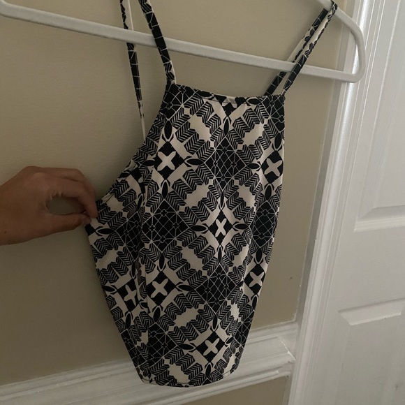 Aztec open back crop top - Picture 3 of 4